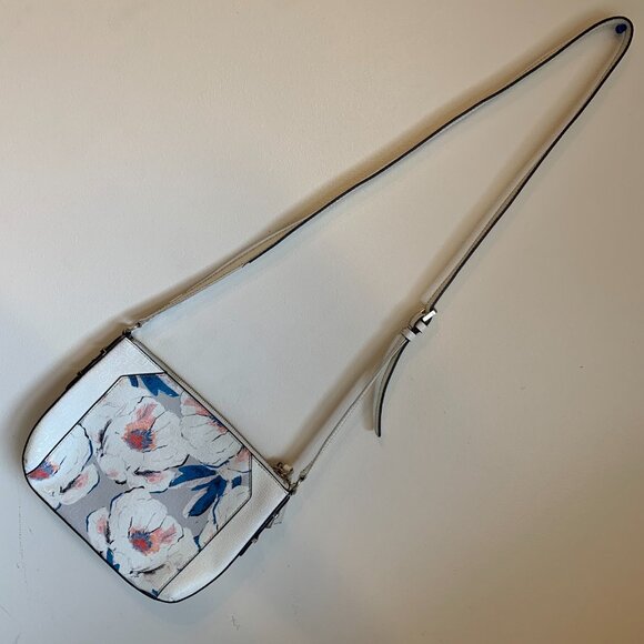 Guess Floral Crossbody - Picture 3 of 14